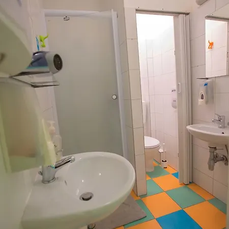 Kosy Hostal *